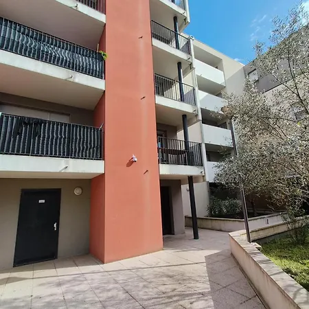 Privee Dans Partage Avec Balcon Calme & Degage Privatunterkunft *