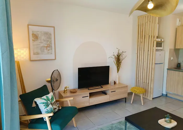 Séjour chez l'habitant Privée Dans Partagé Avec Balcon Calme&dégagé *